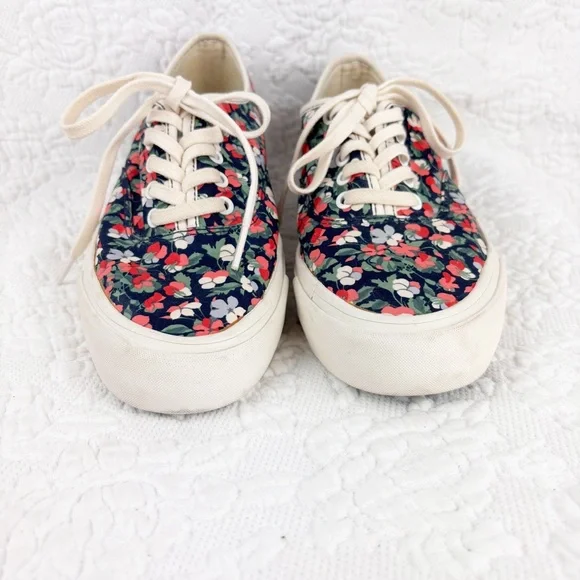SeaVees® x J.Crew Legend Liberty Poppy Flowers Sneakers Sz 8 - Picture 3 of 8